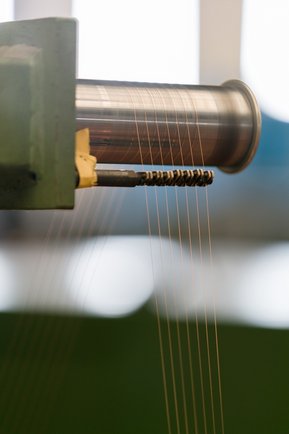 Conductorii cablurilor industriale de date sunt constituiti din lite fine din cupru, rasucite impreuna pentru a forma un toron.